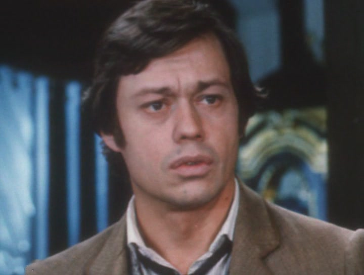 Николай Караченцов и Ирина Уварова - Что тебе подарить? Из рекламы МТС