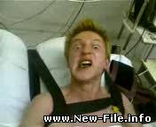 Парень обожрался грибочков и теперь лежа в больнице орет , что мол "Матрица существует