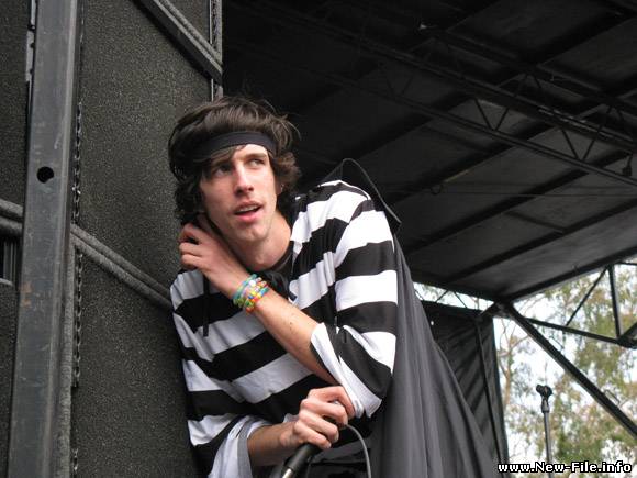 3OH!3	 - Don’t Trust Me